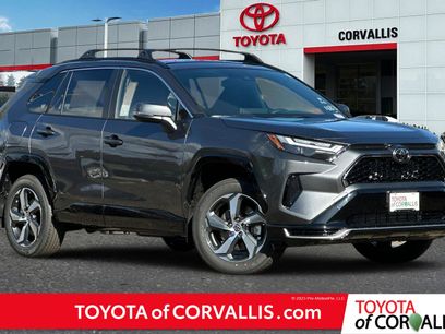 New 2025 Toyota RAV4 SE w/ Weather & Moonroof Package