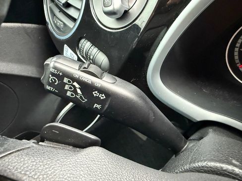 Used 2015 Volkswagen Beetle TDI image 27