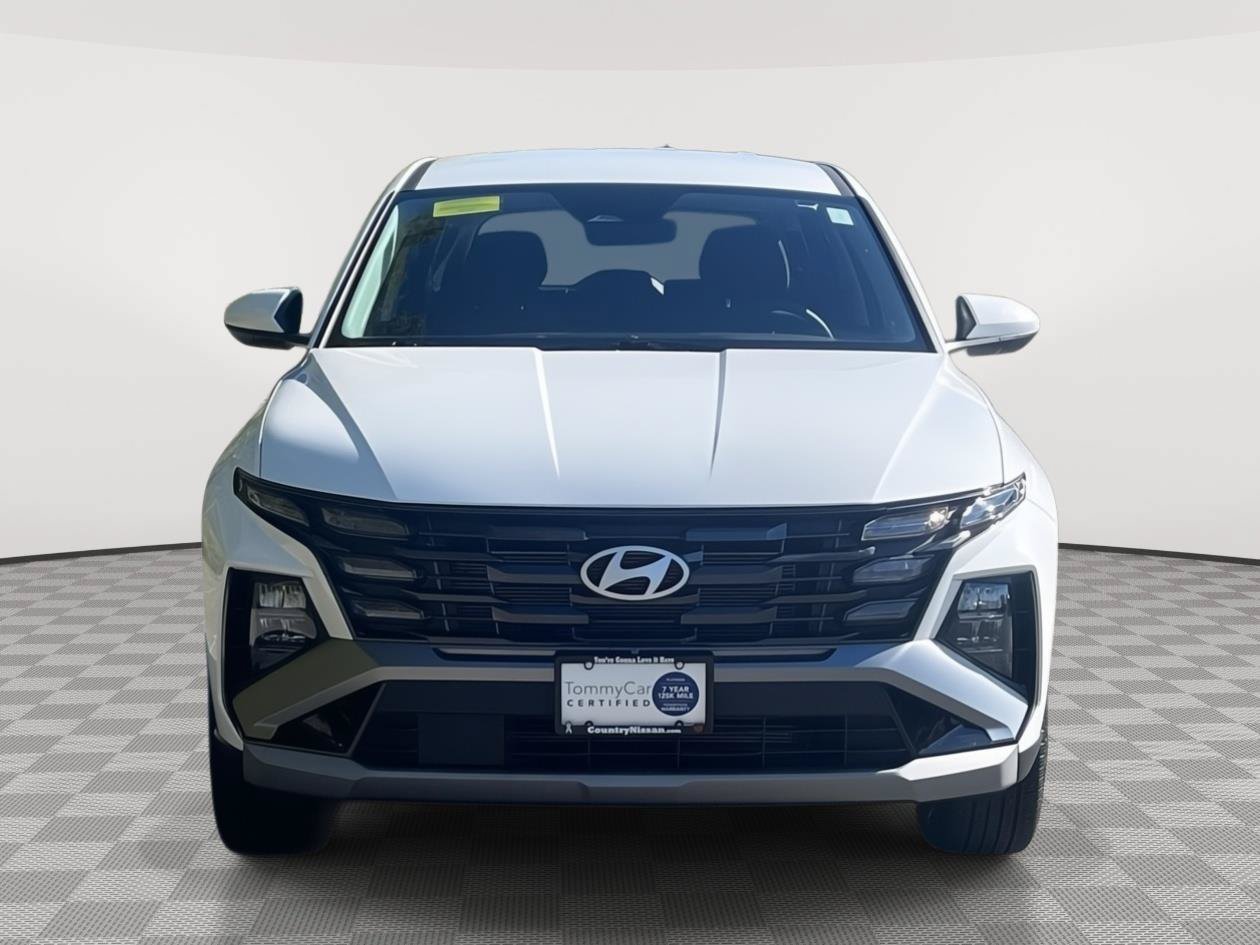 Used 2025 Hyundai Tucson SE AWD/4WD image 2