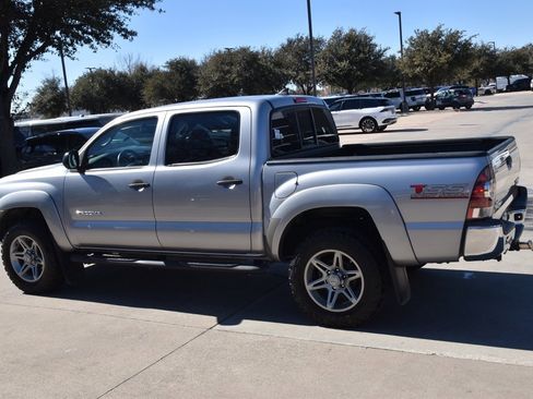 Used 2014 Toyota Tacoma PreRunner w/ SR5 Package image 11