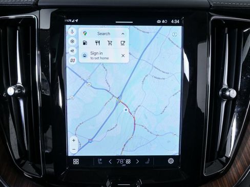 Certified 2024 Volvo XC60 B5 Ultimate w/ Protection Package Premier image 17