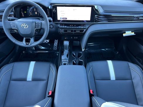 New 2026 Toyota Camry Hybrid w/ Multimedia Upgrade Package image 11