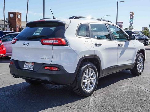 Used 2015 Jeep Cherokee Sport w/ Sport Appearance Group image 6
