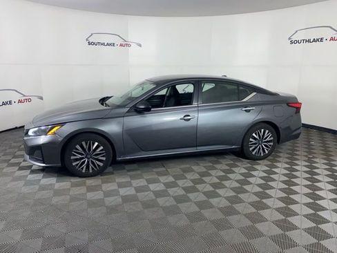 Certified 2024 Nissan Altima 2.5 SV image 5