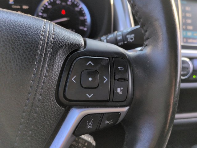 Used 2018 Toyota Highlander Limited FWD image 25
