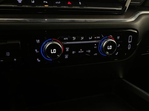 Used 2024 GMC Sierra 3500 SLT w/ SLT Convenience Package image 22