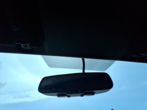Used 2011 Chrysler 200 Limited FWD image 18