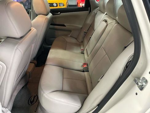 Used 2009 Chevrolet Impala SS w/ Convenience Package image 39