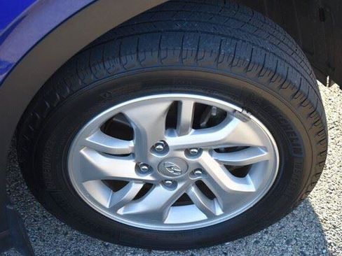 Used 2020 Hyundai Venue SEL FWD image 22