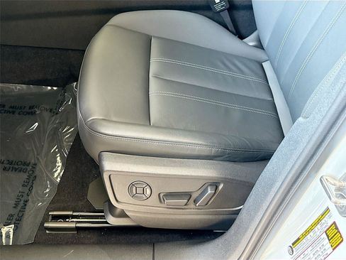 Certified 2025 Audi Q5 Premium w/ Convenience Package AWD/4WD image 20