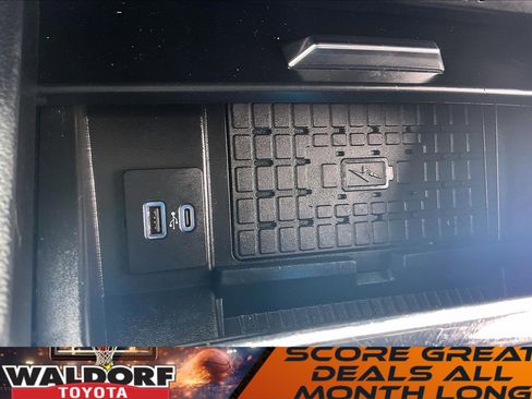 Used 2024 Ford Expedition XLT image 39