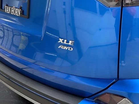 Used 2018 Toyota RAV4 XLE image 30