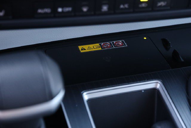 Used 2025 Toyota Sienna XLE w/ XLE Plus Package AWD/4WD image 22
