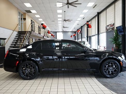 Used 2021 Chrysler 300 Touring w/ Sport Appearance Package image 16