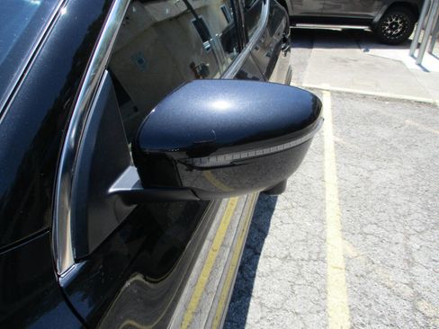 Used 2020 Nissan Rogue Sport SL image 27