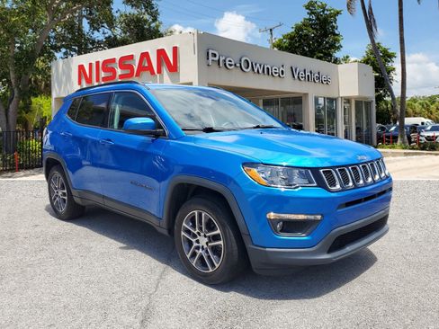 Used 2017 Jeep Compass Latitude image 3