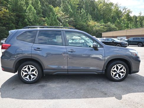 Used 2021 Subaru Forester Premium image 10