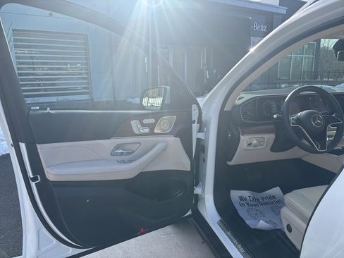 Used 2025 Mercedes-Benz GLS 450 4MATIC image 20