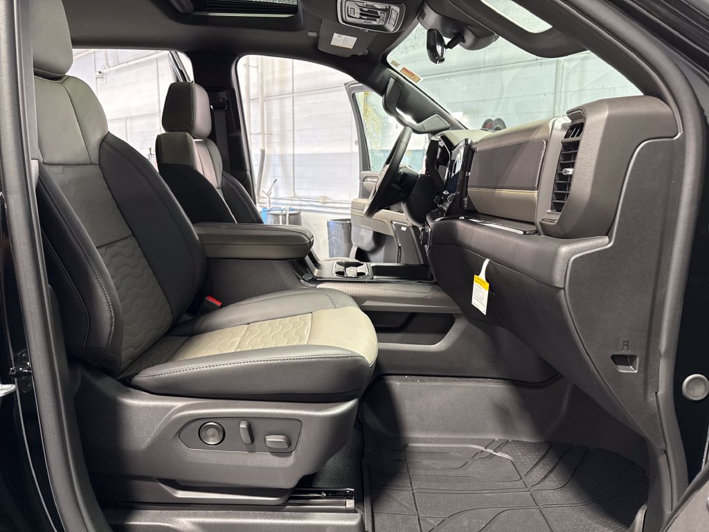 New 2026 Chevrolet Silverado 2500 ZR2 AWD/4WD image 36