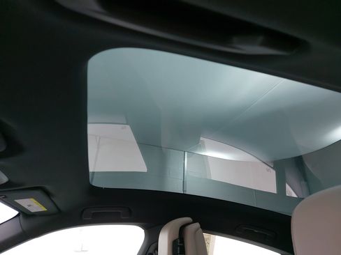 New 2025 Porsche Taycan image 32