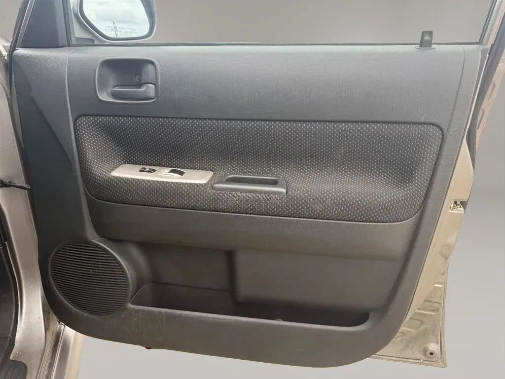 Used 2004 Scion xB FWD image 23