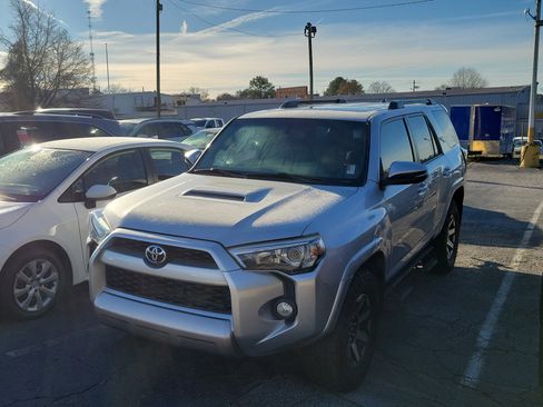Used 2019 Toyota 4Runner TRD Off-Road Premium image 3
