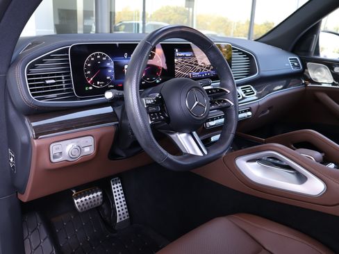 Certified 2024 Mercedes-Benz GLS 450 4MATIC image 12
