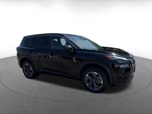Used 2025 Nissan Rogue SV FWD image 2