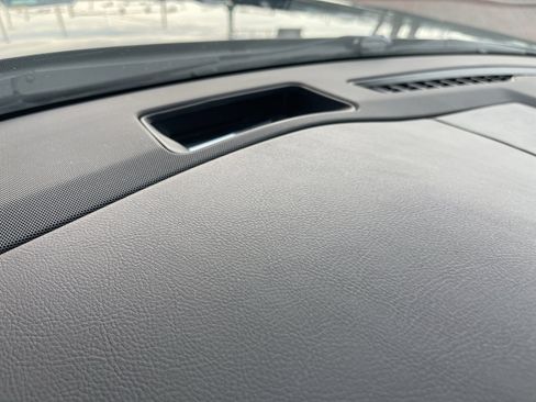 Used 2019 Cadillac Escalade ESV Premium Luxury image 20