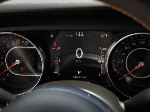 Used 2023 Jeep Gladiator Overland AWD/4WD image 29