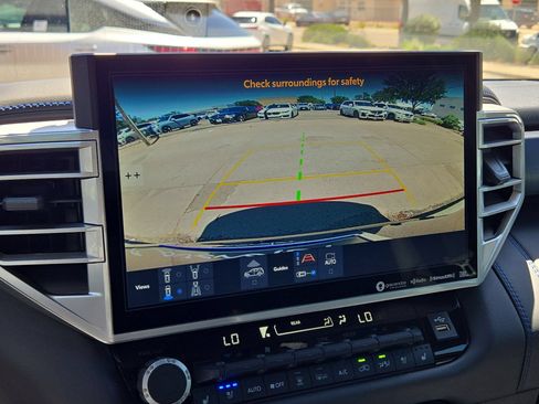 Used 2024 Toyota Sequoia Platinum AWD/4WD image 18