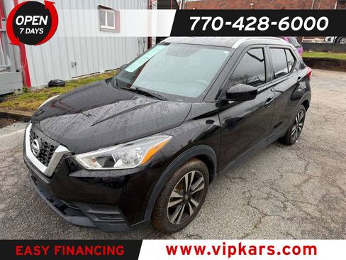 Used 2019 Nissan Kicks SV image 1