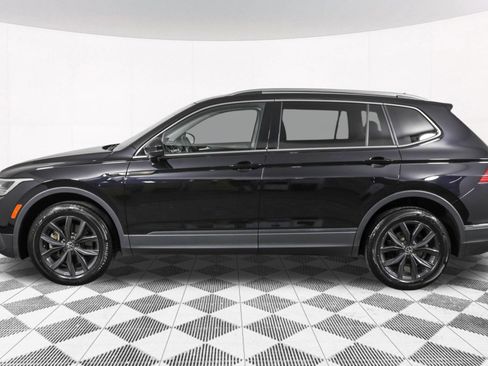 Certified 2024 Volkswagen Tiguan SE AWD/4WD image 19