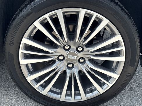 Used 2024 Cadillac XT4 Premium Luxury FWD image 13