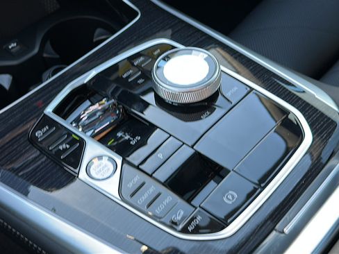 New 2026 BMW X5 M60i w/ Executive Package image 26