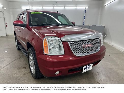 Used 2012 GMC Yukon SLT w/ SLT-2 Equipment Package AWD/4WD image 3
