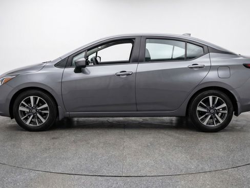 Used 2025 Nissan Versa SV FWD image 5