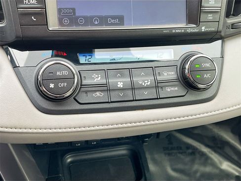 Used 2018 Toyota RAV4 Limited image 16