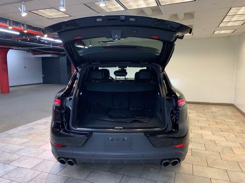 Used 2024 Porsche Cayenne S w/ Premium Package AWD/4WD image 65