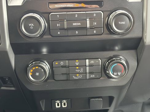 Used 2019 Ford F150 XLT image 22