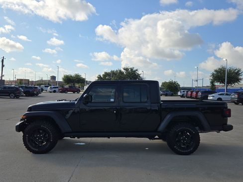Used 2023 Jeep Gladiator Sport w/ Off Road Group AWD/4WD image 7