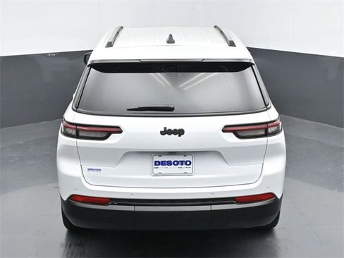 New 2025 Jeep Grand Cherokee L Altitude image 37