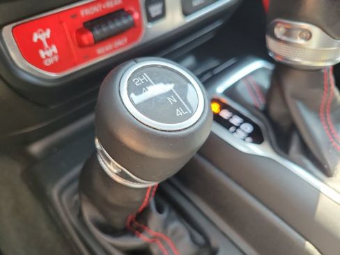 Used 2019 Jeep Wrangler Unlimited Rubicon AWD/4WD image 23
