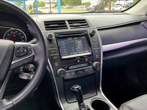 Used 2017 Toyota Camry XSE image 6