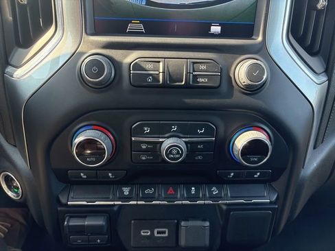Used 2022 Chevrolet Silverado 3500 LT w/ Convenience Package AWD/4WD image 37