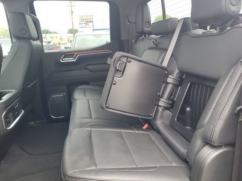 Used 2023 GMC Sierra 1500 Denali w/ Technology Package AWD/4WD image 16