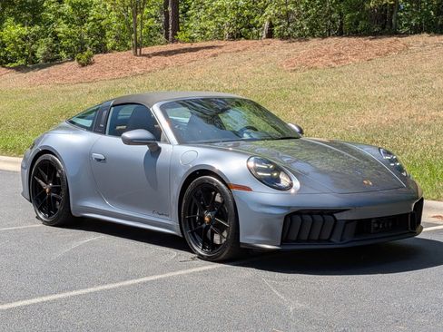 Certified 2025 Porsche 911 Targa 4 GTS AWD/4WD image 32