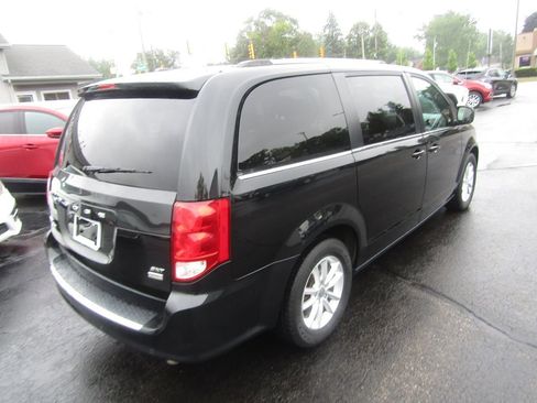 Used 2018 Dodge Grand Caravan SXT w/ Rear Park Assist Package image 3