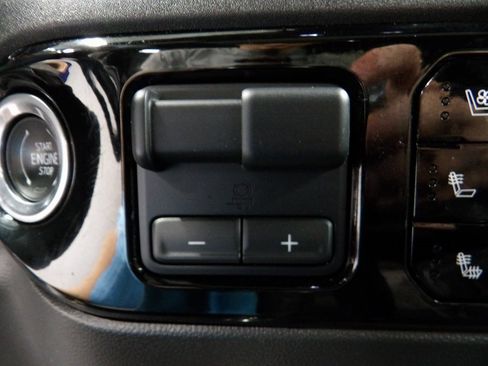 Used 2024 Chevrolet Silverado 1500 ZR2 w/ Technology Package image 47