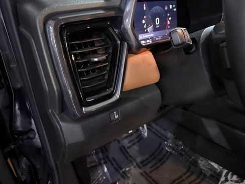 Used 2023 GMC Canyon AT4 w/ Technology Package AWD/4WD image 13